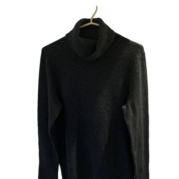 Victor Alfaro Women's Gray 100% Cashmere Turtleneck Sweater Size Medium - Picture 1 of 4